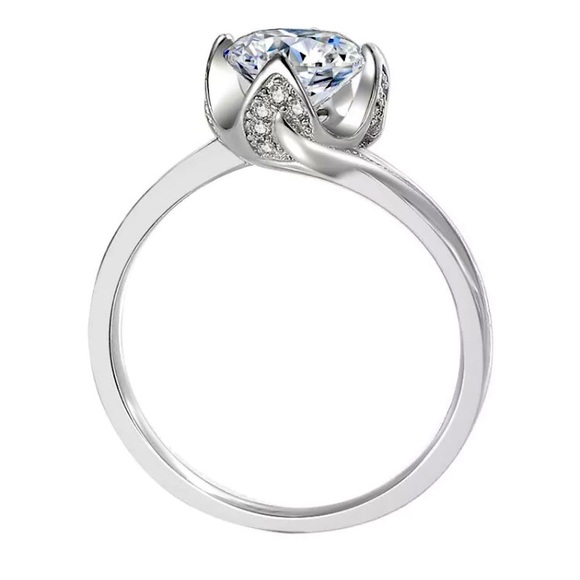 Blooming rose solitaire engagement ring - Picture 6 of 9